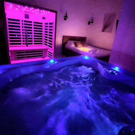 Love Room Jacuzzi Sauna Privatif Марсель Экстерьер фото